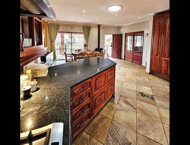 4 BEDROOM HOUSE FOR SALE IN NOORDHEUWEL